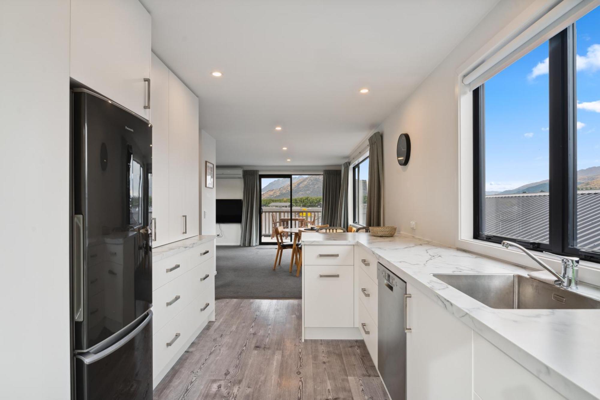 Modern Apartment With Coronet & Remarkables Views Queenstown Exterior photo